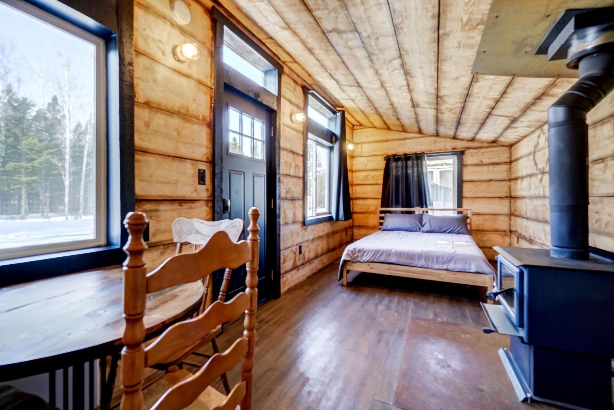 Your Cozy Cabin Retreat Saint-Remi-d'Amherst Exterior foto