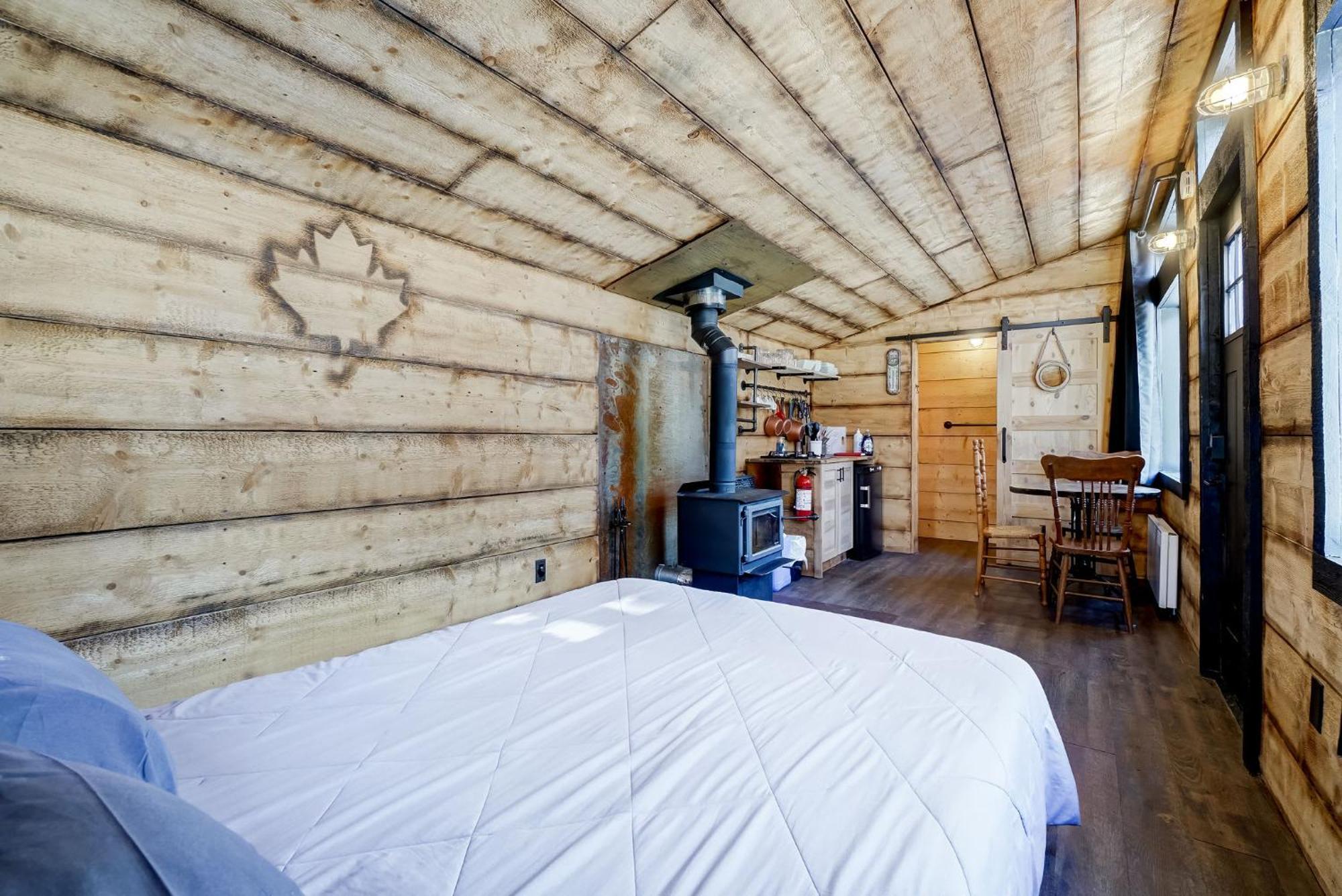 Your Cozy Cabin Retreat Saint-Remi-d'Amherst Exterior foto