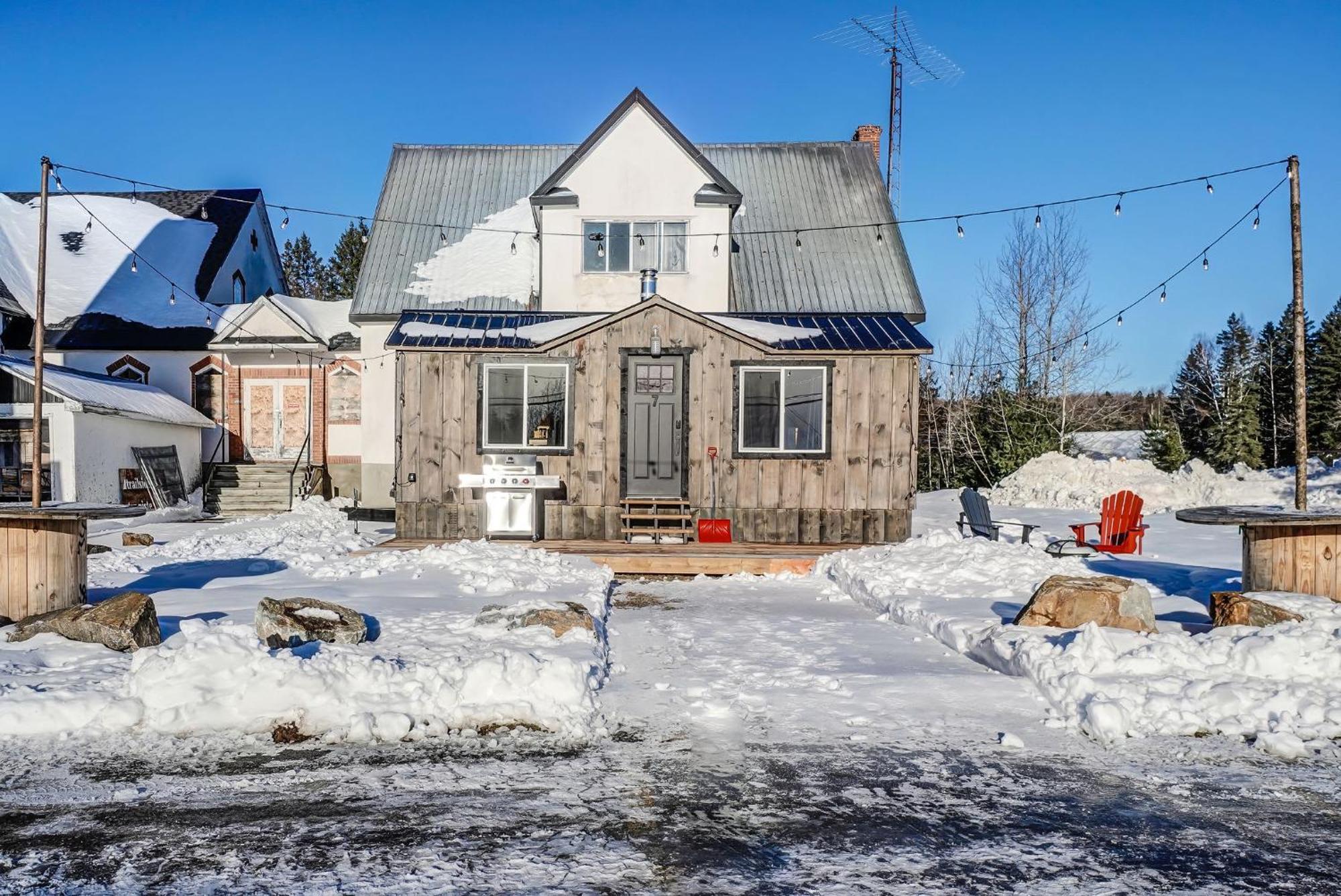 Your Cozy Cabin Retreat Saint-Remi-d'Amherst Exterior foto