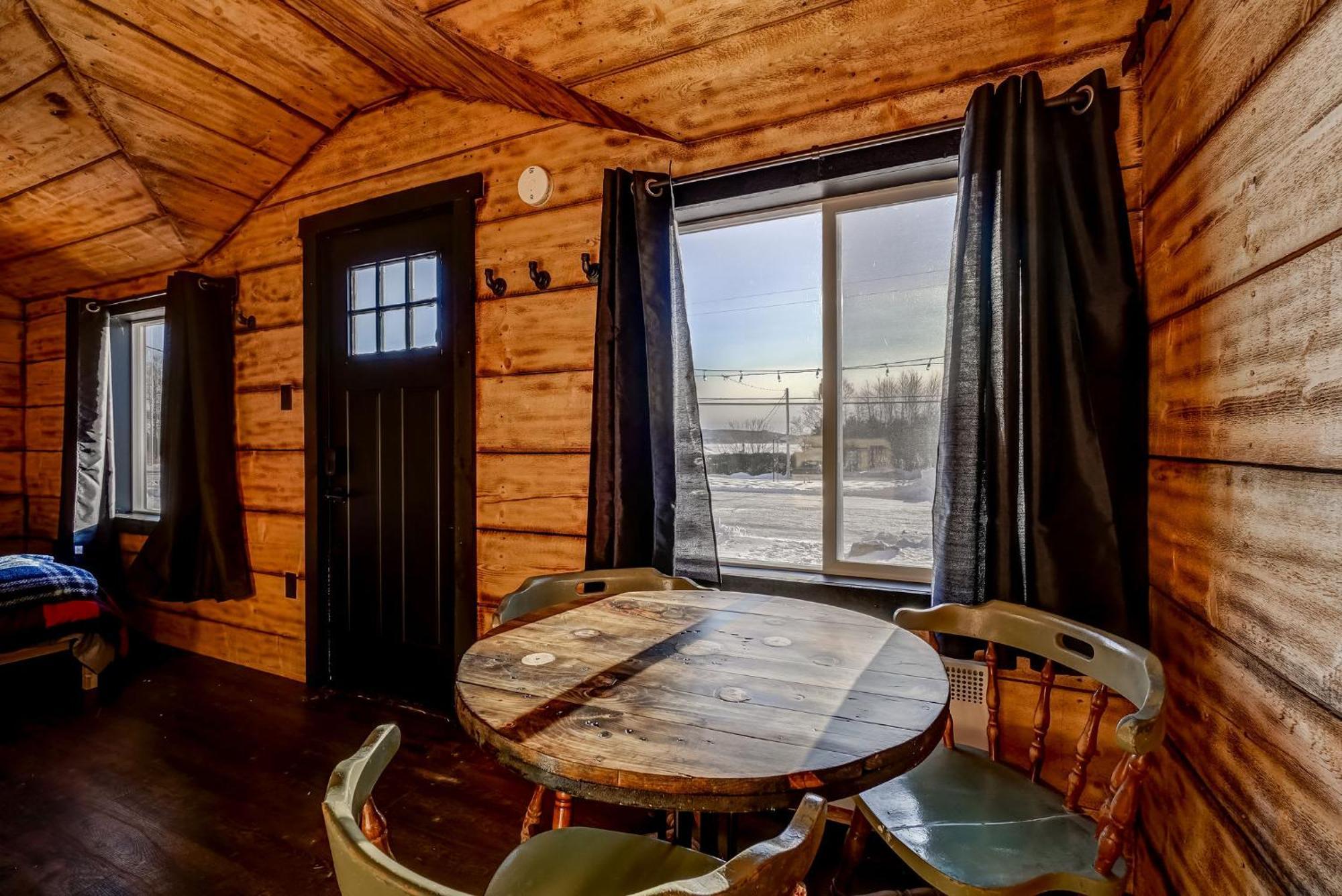 Your Cozy Cabin Retreat Saint-Remi-d'Amherst Exterior foto
