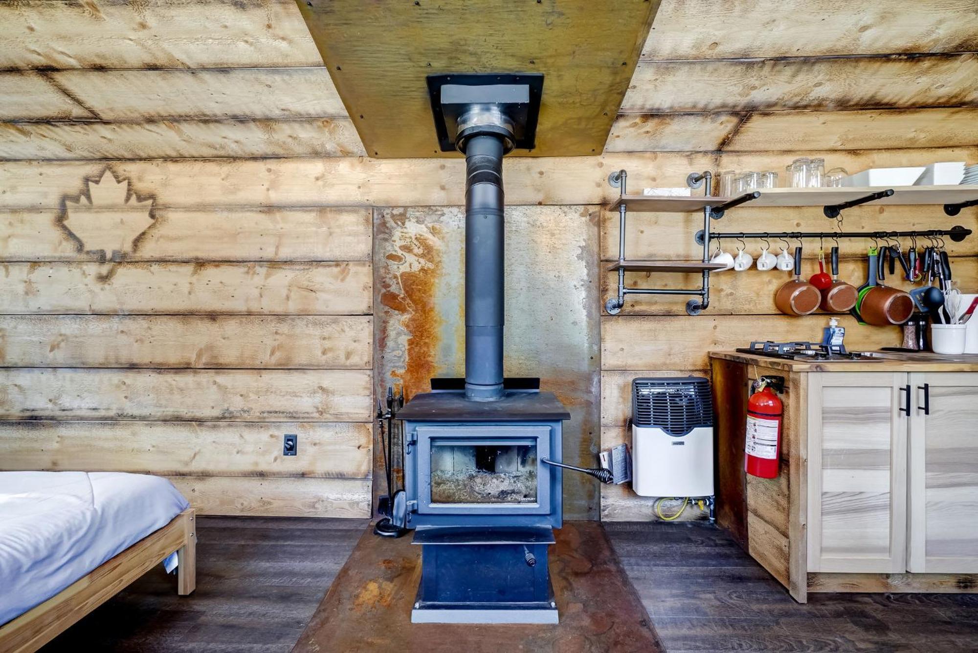 Your Cozy Cabin Retreat Saint-Remi-d'Amherst Exterior foto