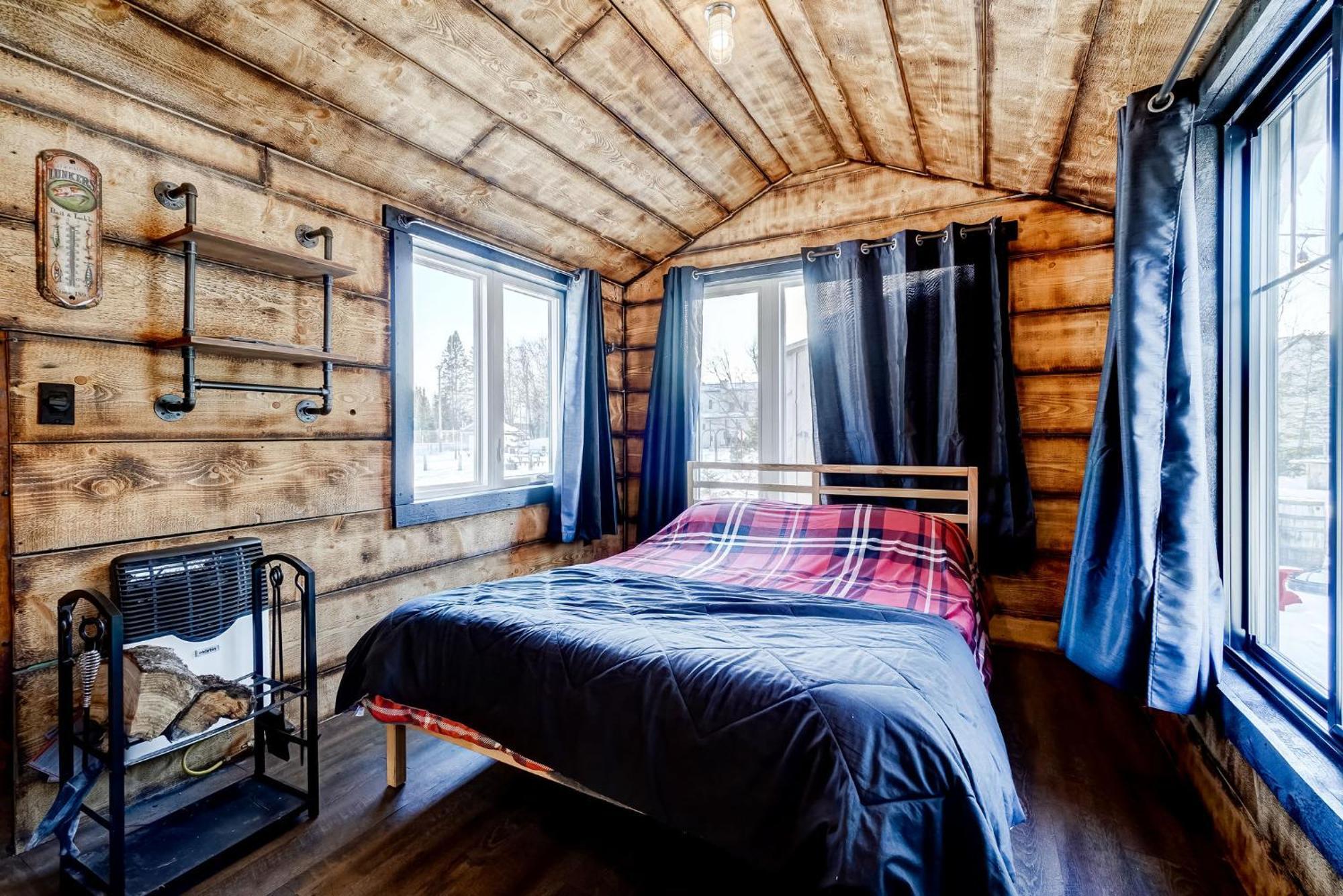 Your Cozy Cabin Retreat Saint-Remi-d'Amherst Exterior foto